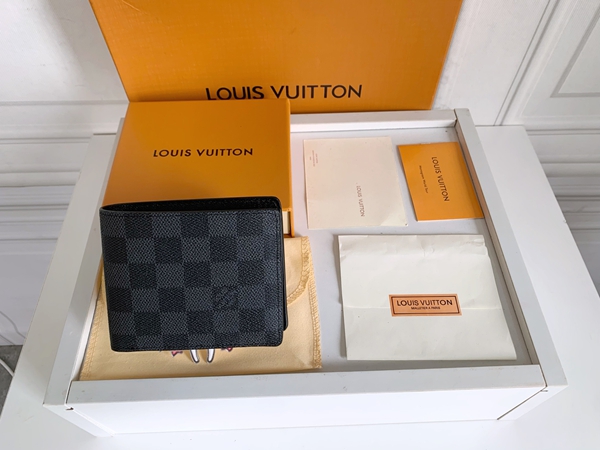 LVコピーウォレット背面デザイン